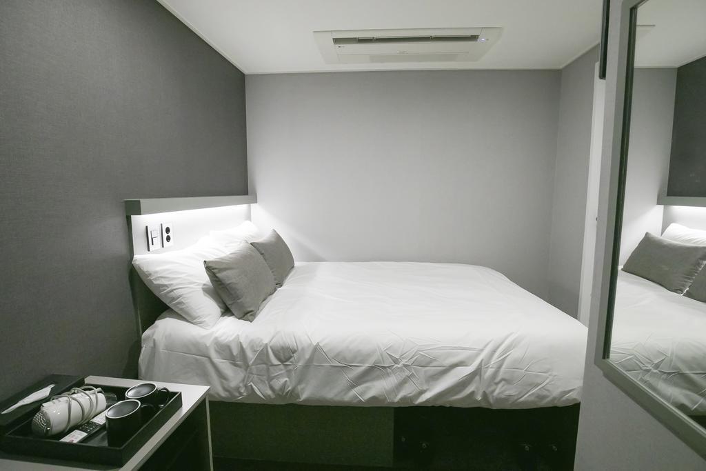 סיאול Philstay Myeongdong Station מראה חיצוני תמונה